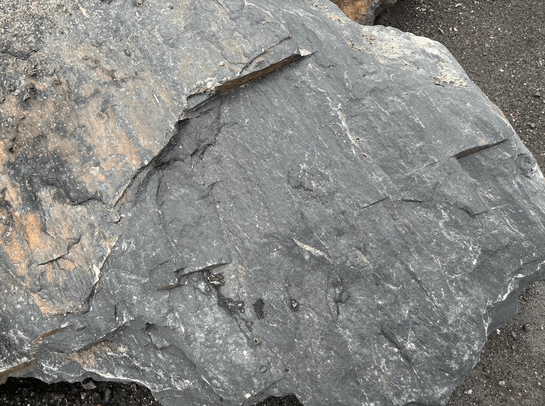 Black mica schist stone mined at Media Quarry.